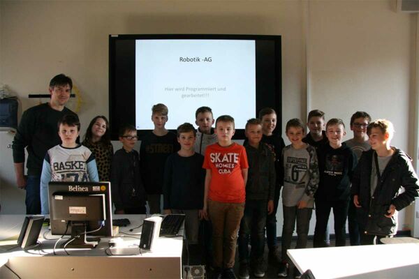 Robotik AG am Gymnasium Munster - Gruppenbild